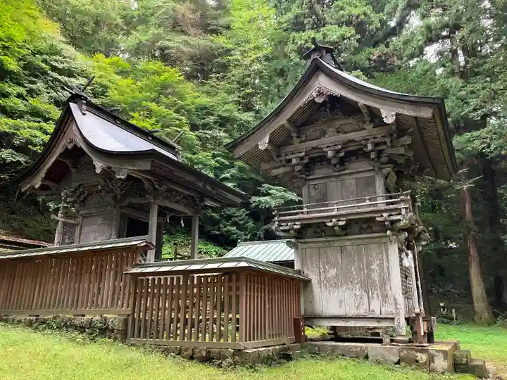 塩野神社の本殿・本堂