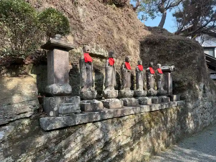 稱名寺(称名寺)の{uncategorized: "未分類", other: "その他", undefined: "問題あり", building: "その他建物", grave: "お墓", sacred_gate: "鳥居", guardian: "狛犬", statue: "像", buddha: "仏像", history: "歴史", nature: "自然", garden: "庭園", animal: "動物", pagoda: "塔", temizu: "手水舎", mountain_gate: "山門・神門", sanctuary: "本殿・本堂", subordinate: "末社・摂社", art: "芸術", scenery: "景色", jizo: "地蔵", ema: "絵馬", goshuin: "御朱印", omikuji: "おみくじ", items: "授与品その他", amulet: "お守り", goshuincho: "御朱印帳", eats: "食事", festival: "お祭り", votive_dance: "神楽", shichigosan: "七五三参", wedding: "結婚式", experience: "体験その他", initially: "初詣", around: "周辺", anti_infection: "感染症対策"}