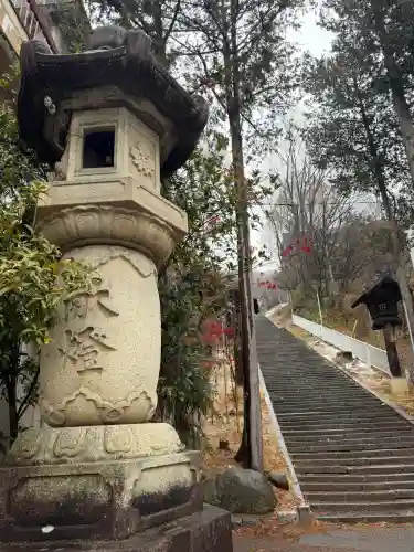 手長神社の{uncategorized: "未分類", other: "その他", undefined: "問題あり", building: "その他建物", grave: "お墓", sacred_gate: "鳥居", guardian: "狛犬", statue: "像", buddha: "仏像", history: "歴史", nature: "自然", garden: "庭園", animal: "動物", pagoda: "塔", temizu: "手水舎", mountain_gate: "山門・神門", sanctuary: "本殿・本堂", subordinate: "末社・摂社", art: "芸術", scenery: "景色", jizo: "地蔵", ema: "絵馬", goshuin: "御朱印", omikuji: "おみくじ", items: "授与品その他", amulet: "お守り", goshuincho: "御朱印帳", eats: "食事", festival: "お祭り", votive_dance: "神楽", shichigosan: "七五三参", wedding: "結婚式", experience: "体験その他", initially: "初詣", around: "周辺", anti_infection: "感染症対策"}