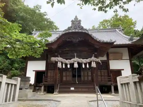 諸山積神社の本殿