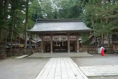 諏訪大社の本殿・本堂