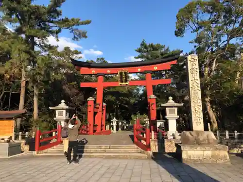 氣比神宮の鳥居