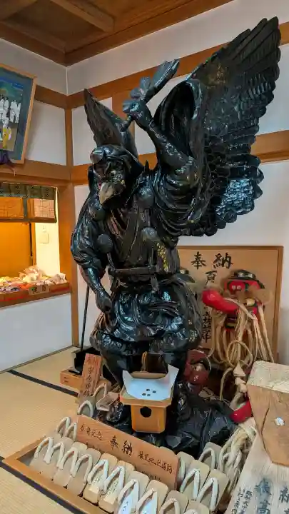 古峯神社の{uncategorized: "未分類", other: "その他", undefined: "問題あり", building: "その他建物", grave: "お墓", sacred_gate: "鳥居", guardian: "狛犬", statue: "像", buddha: "仏像", history: "歴史", nature: "自然", garden: "庭園", animal: "動物", pagoda: "塔", temizu: "手水舎", mountain_gate: "山門・神門", sanctuary: "本殿・本堂", subordinate: "末社・摂社", art: "芸術", scenery: "景色", jizo: "地蔵", ema: "絵馬", goshuin: "御朱印", omikuji: "おみくじ", items: "授与品その他", amulet: "お守り", goshuincho: "御朱印帳", eats: "食事", festival: "お祭り", votive_dance: "神楽", shichigosan: "七五三参", wedding: "結婚式", experience: "体験その他", initially: "初詣", around: "周辺", anti_infection: "感染症対策"}