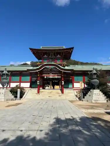 防府天満宮の{uncategorized: "未分類", other: "その他", undefined: "問題あり", building: "その他建物", grave: "お墓", sacred_gate: "鳥居", guardian: "狛犬", statue: "像", buddha: "仏像", history: "歴史", nature: "自然", garden: "庭園", animal: "動物", pagoda: "塔", temizu: "手水舎", mountain_gate: "山門・神門", sanctuary: "本殿・本堂", subordinate: "末社・摂社", art: "芸術", scenery: "景色", jizo: "地蔵", ema: "絵馬", goshuin: "御朱印", omikuji: "おみくじ", items: "授与品その他", amulet: "お守り", goshuincho: "御朱印帳", eats: "食事", festival: "お祭り", votive_dance: "神楽", shichigosan: "七五三参", wedding: "結婚式", experience: "体験その他", initially: "初詣", around: "周辺", anti_infection: "感染症対策"}