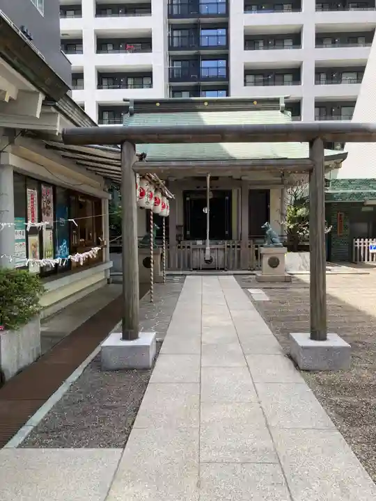 宮益御嶽神社の鳥居