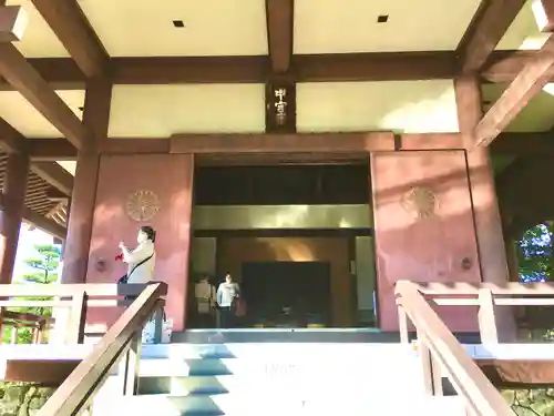 中宮寺の本殿・本堂