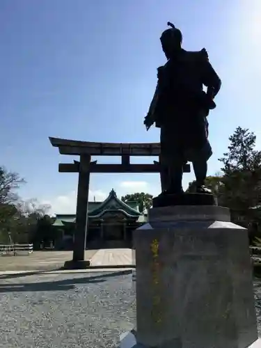 豊國神社の像