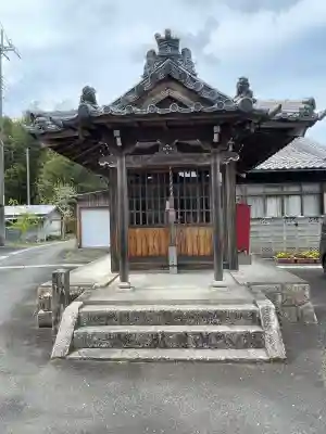 地蔵堂 (寺尻)の{uncategorized: "未分類", other: "その他", undefined: "問題あり", building: "その他建物", grave: "お墓", sacred_gate: "鳥居", guardian: "狛犬", statue: "像", buddha: "仏像", history: "歴史", nature: "自然", garden: "庭園", animal: "動物", pagoda: "塔", temizu: "手水舎", mountain_gate: "山門・神門", sanctuary: "本殿・本堂", subordinate: "末社・摂社", art: "芸術", scenery: "景色", jizo: "地蔵", ema: "絵馬", goshuin: "御朱印", omikuji: "おみくじ", items: "授与品その他", amulet: "お守り", goshuincho: "御朱印帳", eats: "食事", festival: "お祭り", votive_dance: "神楽", shichigosan: "七五三参", wedding: "結婚式", experience: "体験その他", initially: "初詣", around: "周辺", anti_infection: "感染症対策"}