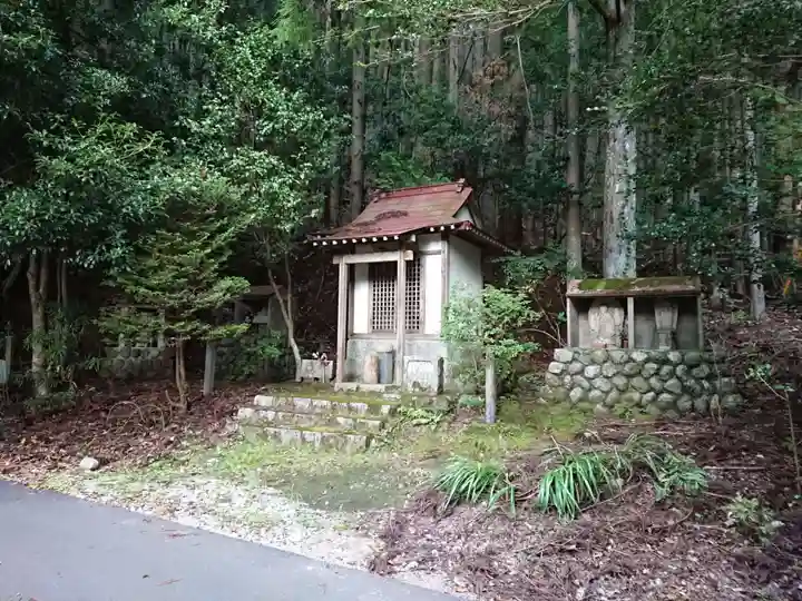 祠の末社・摂社