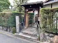 西性寺の山門・神門