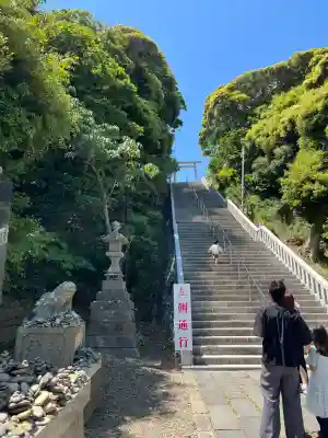 大洗磯前神社の{uncategorized: "未分類", other: "その他", undefined: "問題あり", building: "その他建物", grave: "お墓", sacred_gate: "鳥居", guardian: "狛犬", statue: "像", buddha: "仏像", history: "歴史", nature: "自然", garden: "庭園", animal: "動物", pagoda: "塔", temizu: "手水舎", mountain_gate: "山門・神門", sanctuary: "本殿・本堂", subordinate: "末社・摂社", art: "芸術", scenery: "景色", jizo: "地蔵", ema: "絵馬", goshuin: "御朱印", omikuji: "おみくじ", items: "授与品その他", amulet: "お守り", goshuincho: "御朱印帳", eats: "食事", festival: "お祭り", votive_dance: "神楽", shichigosan: "七五三参", wedding: "結婚式", experience: "体験その他", initially: "初詣", around: "周辺", anti_infection: "感染症対策"}