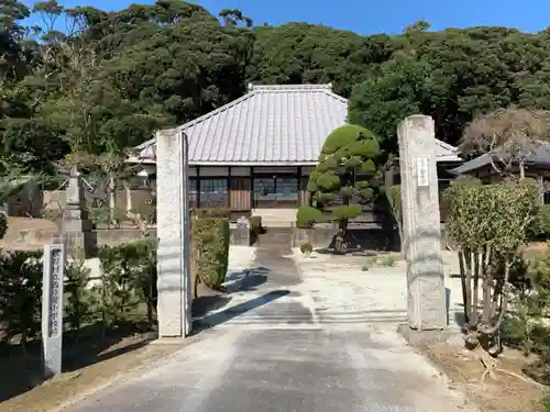 医王寺の本殿・本堂