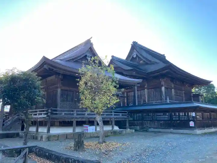 美作総社宮の本殿・本堂