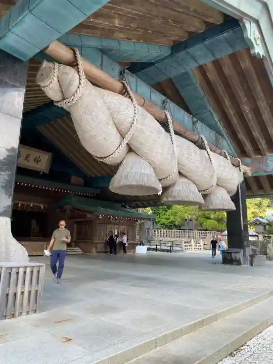 出雲大社の{uncategorized: "未分類", other: "その他", undefined: "問題あり", building: "その他建物", grave: "お墓", sacred_gate: "鳥居", guardian: "狛犬", statue: "像", buddha: "仏像", history: "歴史", nature: "自然", garden: "庭園", animal: "動物", pagoda: "塔", temizu: "手水舎", mountain_gate: "山門・神門", sanctuary: "本殿・本堂", subordinate: "末社・摂社", art: "芸術", scenery: "景色", jizo: "地蔵", ema: "絵馬", goshuin: "御朱印", omikuji: "おみくじ", items: "授与品その他", amulet: "お守り", goshuincho: "御朱印帳", eats: "食事", festival: "お祭り", votive_dance: "神楽", shichigosan: "七五三参", wedding: "結婚式", experience: "体験その他", initially: "初詣", around: "周辺", anti_infection: "感染症対策"}