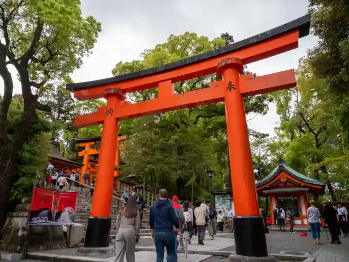 伏見稲荷大社の{uncategorized: "未分類", other: "その他", undefined: "問題あり", building: "その他建物", grave: "お墓", sacred_gate: "鳥居", guardian: "狛犬", statue: "像", buddha: "仏像", history: "歴史", nature: "自然", garden: "庭園", animal: "動物", pagoda: "塔", temizu: "手水舎", mountain_gate: "山門・神門", sanctuary: "本殿・本堂", subordinate: "末社・摂社", art: "芸術", scenery: "景色", jizo: "地蔵", ema: "絵馬", goshuin: "御朱印", omikuji: "おみくじ", items: "授与品その他", amulet: "お守り", goshuincho: "御朱印帳", eats: "食事", festival: "お祭り", votive_dance: "神楽", shichigosan: "七五三参", wedding: "結婚式", experience: "体験その他", initially: "初詣", around: "周辺", anti_infection: "感染症対策"}