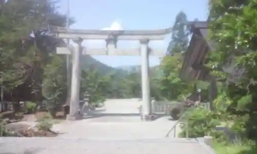 八海山尊神社の鳥居