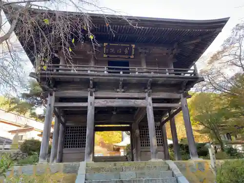 景徳院の山門