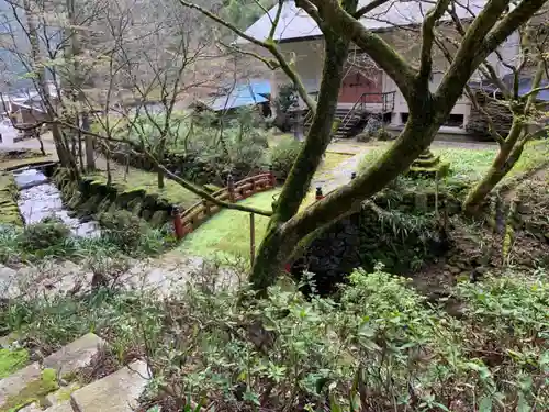 横蔵寺の庭園