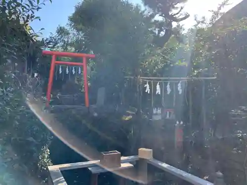 横浜御嶽神社の鳥居