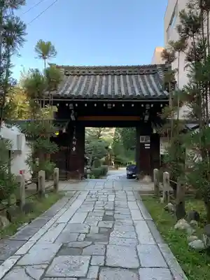 天性寺の山門・神門