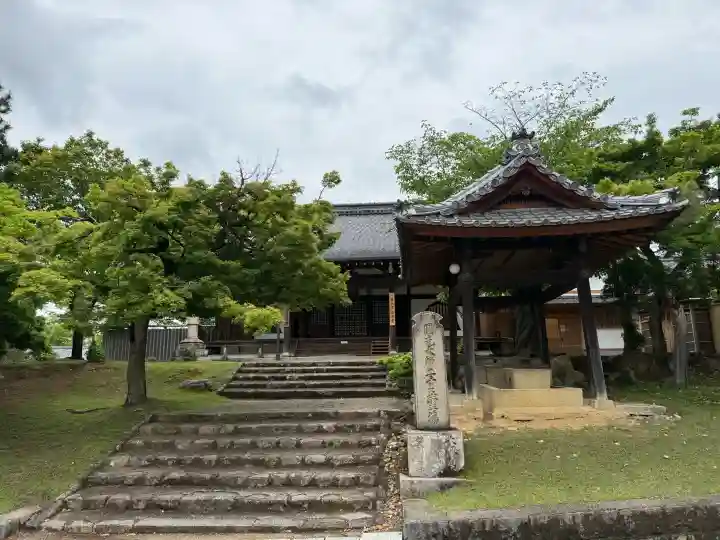 東大寺 指図堂の{uncategorized: "未分類", other: "その他", undefined: "問題あり", building: "その他建物", grave: "お墓", sacred_gate: "鳥居", guardian: "狛犬", statue: "像", buddha: "仏像", history: "歴史", nature: "自然", garden: "庭園", animal: "動物", pagoda: "塔", temizu: "手水舎", mountain_gate: "山門・神門", sanctuary: "本殿・本堂", subordinate: "末社・摂社", art: "芸術", scenery: "景色", jizo: "地蔵", ema: "絵馬", goshuin: "御朱印", omikuji: "おみくじ", items: "授与品その他", amulet: "お守り", goshuincho: "御朱印帳", eats: "食事", festival: "お祭り", votive_dance: "神楽", shichigosan: "七五三参", wedding: "結婚式", experience: "体験その他", initially: "初詣", around: "周辺", anti_infection: "感染症対策"}
