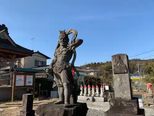 長泉寺の像