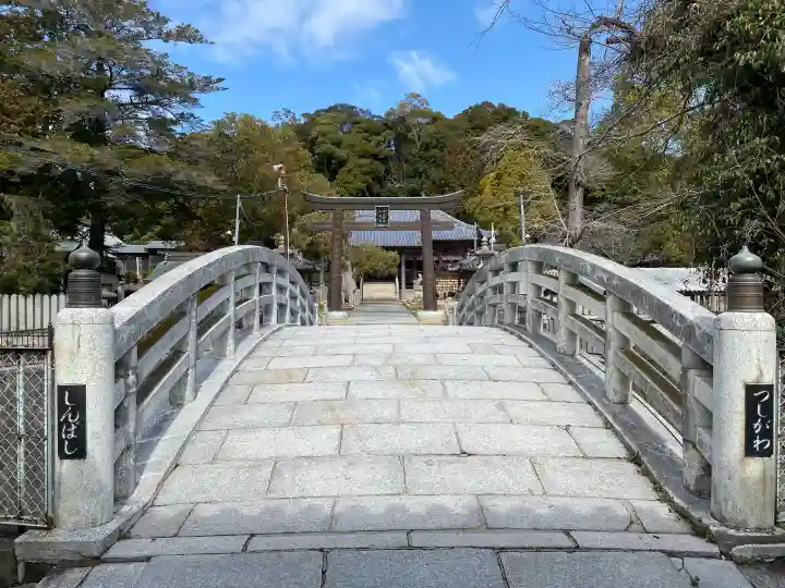 河上神社の{uncategorized: "未分類", other: "その他", undefined: "問題あり", building: "その他建物", grave: "お墓", sacred_gate: "鳥居", guardian: "狛犬", statue: "像", buddha: "仏像", history: "歴史", nature: "自然", garden: "庭園", animal: "動物", pagoda: "塔", temizu: "手水舎", mountain_gate: "山門・神門", sanctuary: "本殿・本堂", subordinate: "末社・摂社", art: "芸術", scenery: "景色", jizo: "地蔵", ema: "絵馬", goshuin: "御朱印", omikuji: "おみくじ", items: "授与品その他", amulet: "お守り", goshuincho: "御朱印帳", eats: "食事", festival: "お祭り", votive_dance: "神楽", shichigosan: "七五三参", wedding: "結婚式", experience: "体験その他", initially: "初詣", around: "周辺", anti_infection: "感染症対策"}