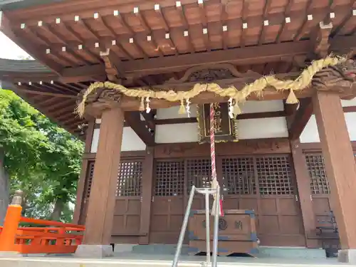 依知神社の本殿・本堂