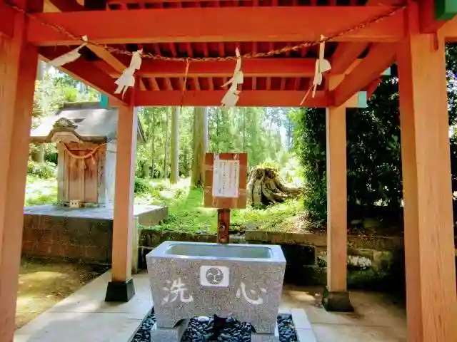 松山神社の手水舎
