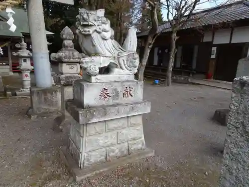 羽梨山神社の狛犬