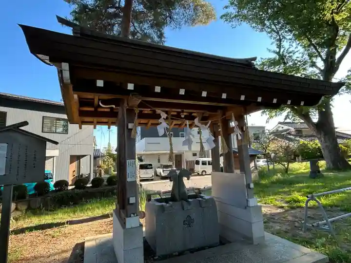 渚大神社の{uncategorized: "未分類", other: "その他", undefined: "問題あり", building: "その他建物", grave: "お墓", sacred_gate: "鳥居", guardian: "狛犬", statue: "像", buddha: "仏像", history: "歴史", nature: "自然", garden: "庭園", animal: "動物", pagoda: "塔", temizu: "手水舎", mountain_gate: "山門・神門", sanctuary: "本殿・本堂", subordinate: "末社・摂社", art: "芸術", scenery: "景色", jizo: "地蔵", ema: "絵馬", goshuin: "御朱印", omikuji: "おみくじ", items: "授与品その他", amulet: "お守り", goshuincho: "御朱印帳", eats: "食事", festival: "お祭り", votive_dance: "神楽", shichigosan: "七五三参", wedding: "結婚式", experience: "体験その他", initially: "初詣", around: "周辺", anti_infection: "感染症対策"}