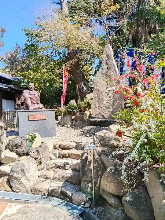安居神社の{uncategorized: "未分類", other: "その他", undefined: "問題あり", building: "その他建物", grave: "お墓", sacred_gate: "鳥居", guardian: "狛犬", statue: "像", buddha: "仏像", history: "歴史", nature: "自然", garden: "庭園", animal: "動物", pagoda: "塔", temizu: "手水舎", mountain_gate: "山門・神門", sanctuary: "本殿・本堂", subordinate: "末社・摂社", art: "芸術", scenery: "景色", jizo: "地蔵", ema: "絵馬", goshuin: "御朱印", omikuji: "おみくじ", items: "授与品その他", amulet: "お守り", goshuincho: "御朱印帳", eats: "食事", festival: "お祭り", votive_dance: "神楽", shichigosan: "七五三参", wedding: "結婚式", experience: "体験その他", initially: "初詣", around: "周辺", anti_infection: "感染症対策"}