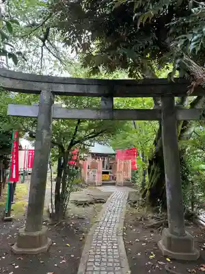 桐ヶ谷氷川神社の鳥居