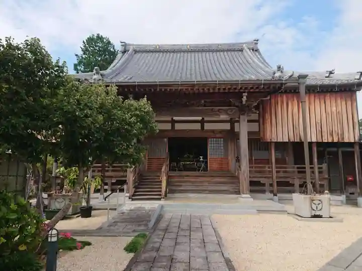 延寿寺の本殿・本堂