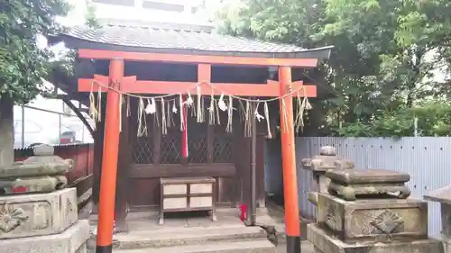 龍田稲荷神社の本殿