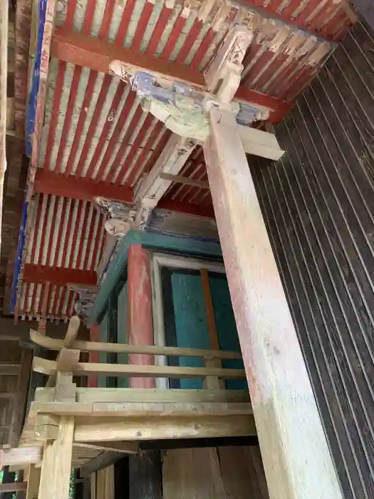 興神社の本殿