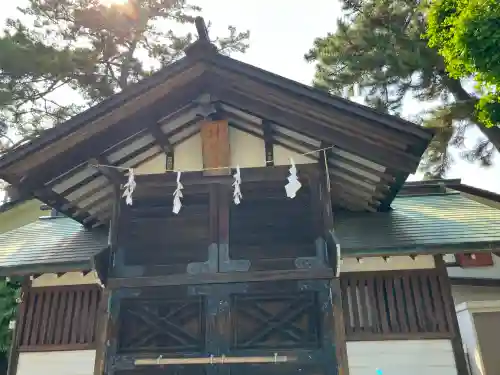 片瀬諏訪神社の{uncategorized: "未分類", other: "その他", undefined: "問題あり", building: "その他建物", grave: "お墓", sacred_gate: "鳥居", guardian: "狛犬", statue: "像", buddha: "仏像", history: "歴史", nature: "自然", garden: "庭園", animal: "動物", pagoda: "塔", temizu: "手水舎", mountain_gate: "山門・神門", sanctuary: "本殿・本堂", subordinate: "末社・摂社", art: "芸術", scenery: "景色", jizo: "地蔵", ema: "絵馬", goshuin: "御朱印", omikuji: "おみくじ", items: "授与品その他", amulet: "お守り", goshuincho: "御朱印帳", eats: "食事", festival: "お祭り", votive_dance: "神楽", shichigosan: "七五三参", wedding: "結婚式", experience: "体験その他", initially: "初詣", around: "周辺", anti_infection: "感染症対策"}
