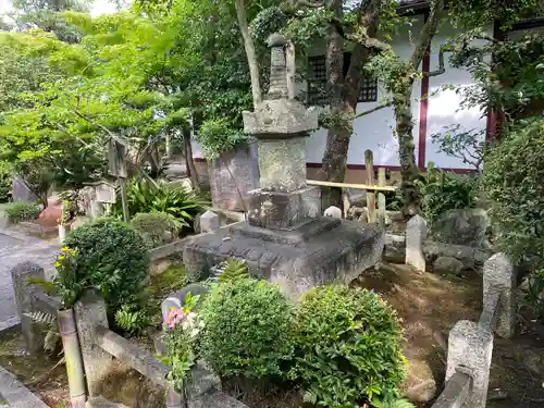 義仲寺の塔