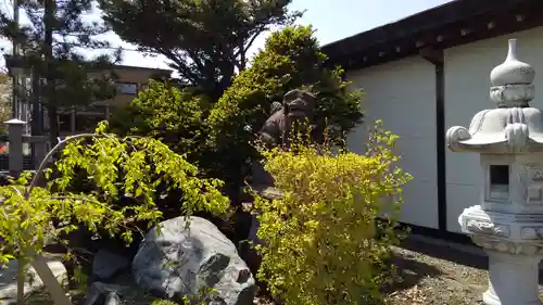 白老八幡神社の庭園