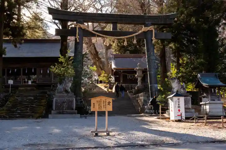 諏訪大社上社前宮(長野県)