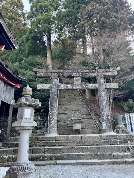 英彦山神宮の{uncategorized: "未分類", other: "その他", undefined: "問題あり", building: "その他建物", grave: "お墓", sacred_gate: "鳥居", guardian: "狛犬", statue: "像", buddha: "仏像", history: "歴史", nature: "自然", garden: "庭園", animal: "動物", pagoda: "塔", temizu: "手水舎", mountain_gate: "山門・神門", sanctuary: "本殿・本堂", subordinate: "末社・摂社", art: "芸術", scenery: "景色", jizo: "地蔵", ema: "絵馬", goshuin: "御朱印", omikuji: "おみくじ", items: "授与品その他", amulet: "お守り", goshuincho: "御朱印帳", eats: "食事", festival: "お祭り", votive_dance: "神楽", shichigosan: "七五三参", wedding: "結婚式", experience: "体験その他", initially: "初詣", around: "周辺", anti_infection: "感染症対策"}