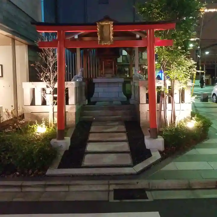 鎮守稲荷大明神の鳥居