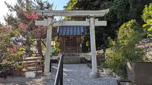 弁財天（那古寺境内社）の鳥居