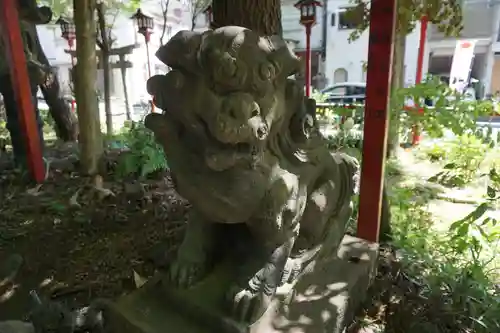 四本木稲荷神社の狛犬