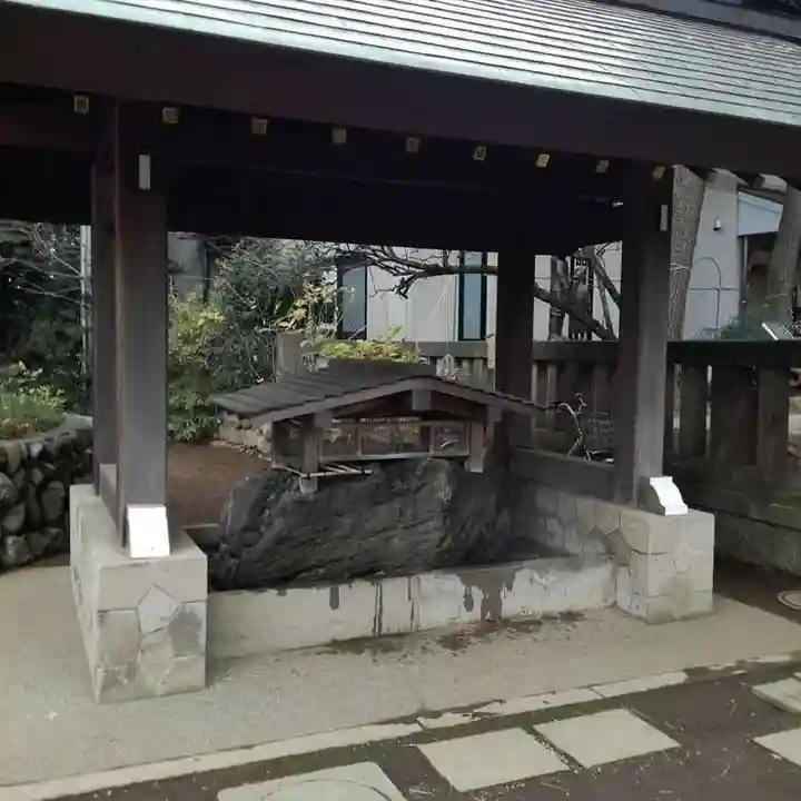 埼玉縣護國神社の手水舎