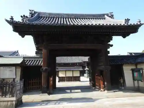 願泉寺（貝塚御坊）の山門