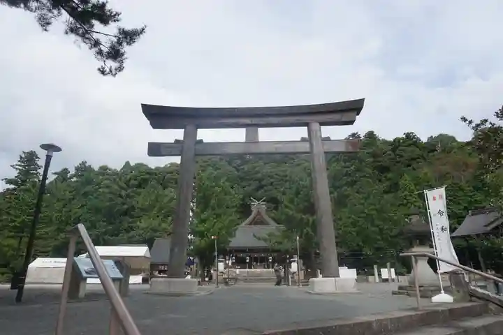 石見国一宮 物部神社の鳥居
