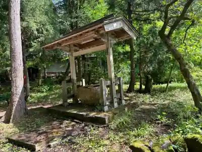 八幡神社(樺八幡神社)の手水舎