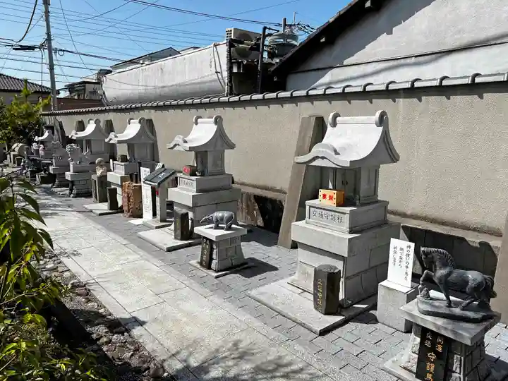 甲斐奈神社の末社・摂社