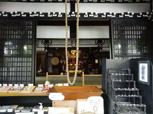 三井寺（平等寺）の本殿・本堂